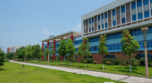 重慶工商職業(yè)學院校園小徑