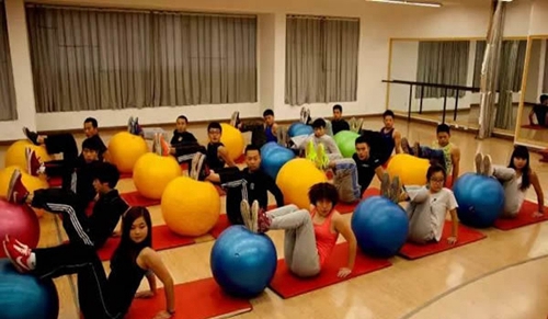 四川國(guó)際標(biāo)榜職業(yè)學(xué)院運(yùn)動(dòng)健康系學(xué)生