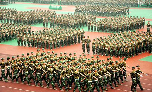重慶科創(chuàng)職業(yè)學(xué)院學(xué)軍活動接受領(lǐng)導(dǎo)檢閱