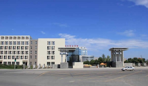 四川華新現(xiàn)代職業(yè)學(xué)院一號門