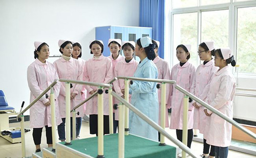 重慶應用技術(shù)職業(yè)學院護理類專業(yè)2
