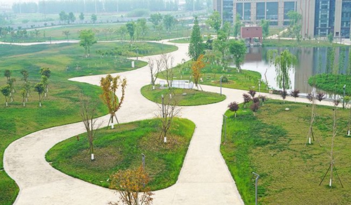 德陽(yáng)城市軌道交通職業(yè)學(xué)院校園小徑