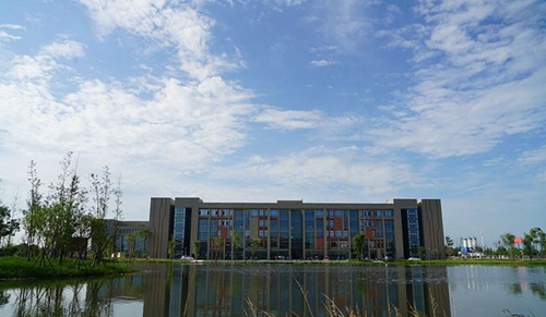 德陽(yáng)城市軌道交通職業(yè)學(xué)院校園風(fēng)景
