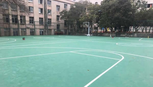 貴州航空工業(yè)技師學院白云分校籃球場