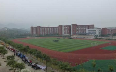 重慶市青山工業(yè)技工學(xué)校招生對象、招生要求