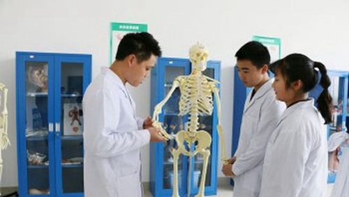 貴州省貴陽(yáng)市經(jīng)貿(mào)職業(yè)學(xué)校解剖實(shí)驗(yàn)室