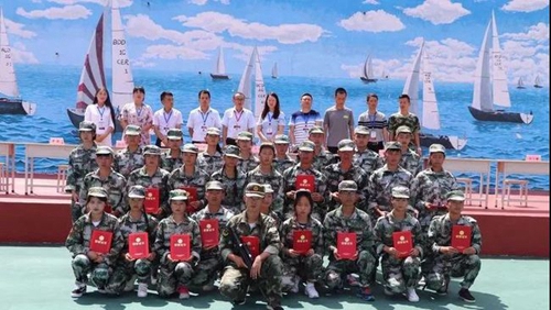 貴州省貴陽(yáng)市經(jīng)貿(mào)職業(yè)學(xué)校軍訓(xùn)表彰