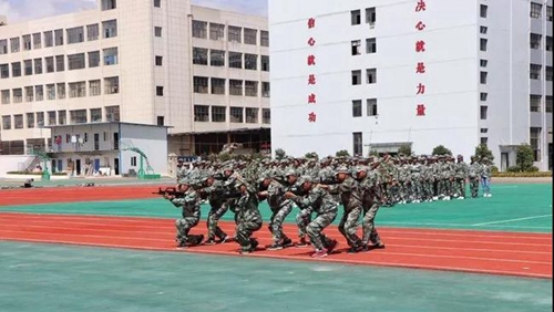 貴州省貴陽(yáng)市經(jīng)貿(mào)職業(yè)學(xué)校戰(zhàn)術(shù)訓(xùn)練