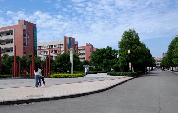重慶市南川隆化職業(yè)中學校招生對象、招生要求