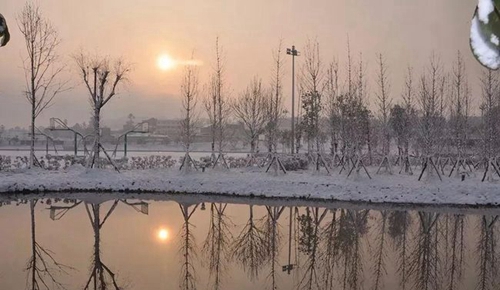 川南幼兒師范高等專科學(xué)校冬天的雪景