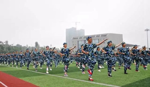 川南幼兒師范高等?？茖W(xué)校軍訓(xùn)操展示
