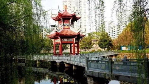 貴州電子信息職業(yè)技術(shù)學(xué)院風(fēng)景如畫(huà)