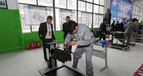 遵義職業(yè)技術(shù)學(xué)院汽車專業(yè)實(shí)訓(xùn)室