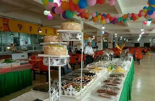 貴州城市職業(yè)學(xué)院美食節(jié)2