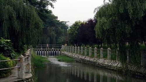 貴州城市職業(yè)學(xué)院校園景色