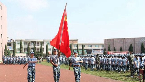 貴州城市職業(yè)學(xué)院新生軍訓(xùn)