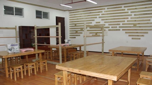 貴州職業(yè)技術(shù)學(xué)院纖維制作實(shí)訓(xùn)室
