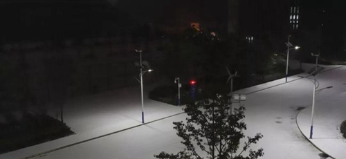貴州電子商務職業(yè)技術學院校園雪景2