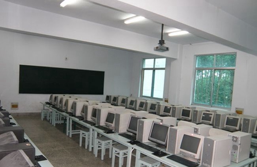 貴州電子科技職業(yè)學(xué)院第四機房