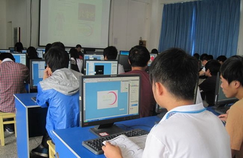 貴州電子科技職業(yè)學(xué)院動漫機房