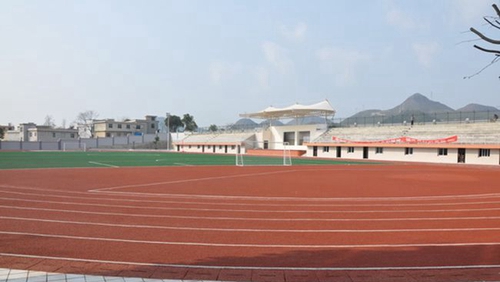 貴州電子科技職業(yè)學(xué)院新建足球場(chǎng)2