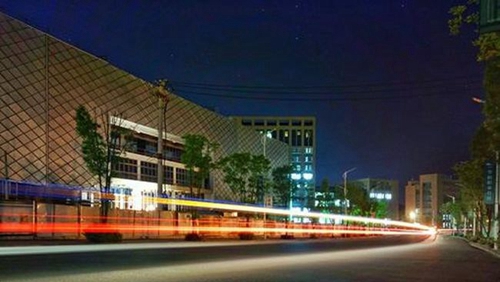 貴州工業(yè)職業(yè)技術學院校園夜景3