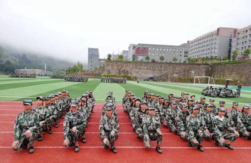 六盤水幼兒師范高等專科學(xué)校軍訓(xùn)掠影