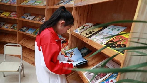 六盤水幼兒師范高等?？茖W(xué)校圖書館書架
