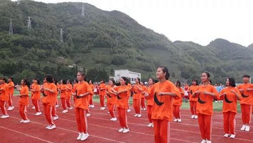 六盤水幼兒師范高等專科學(xué)校運(yùn)動(dòng)會(huì)開幕表演