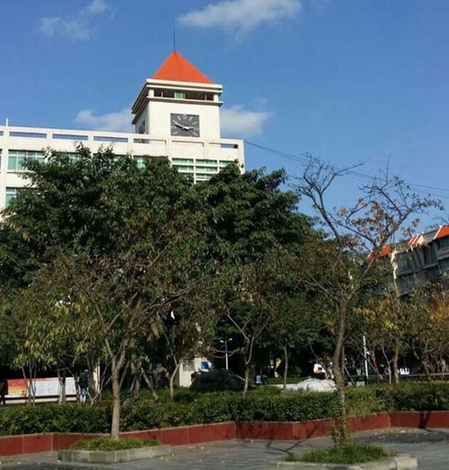 四川省江油中學(xué)校園一角1 四川省江油中學(xué)校園一角1