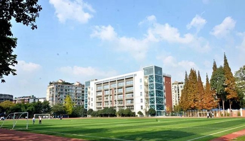 成都市第十八中學校操場