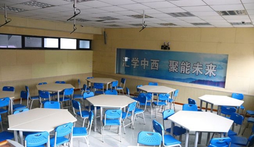 成都市實驗外國語學校五龍山校區(qū)錄播教室