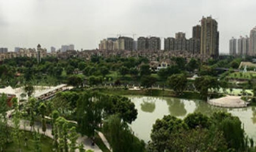 成都市三原外國(guó)語(yǔ)學(xué)校美麗的森林生態(tài)校園