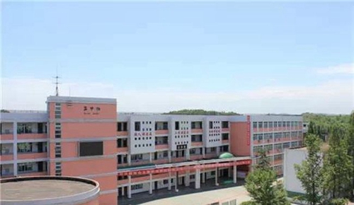 成都市籍田中學(xué)高中部自強樓