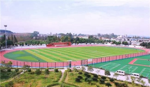 成都市籍田中學(xué)田徑場