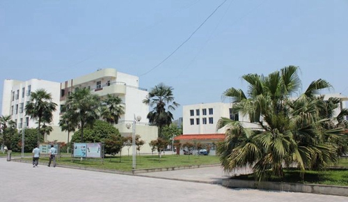 成都市籍田中學(xué)校園一角2