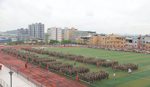三臺縣蘆溪中學新生軍訓1