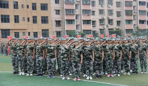 三臺縣蘆溪中學新生軍訓