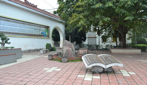 簡陽市賈家中學(xué)園林一角