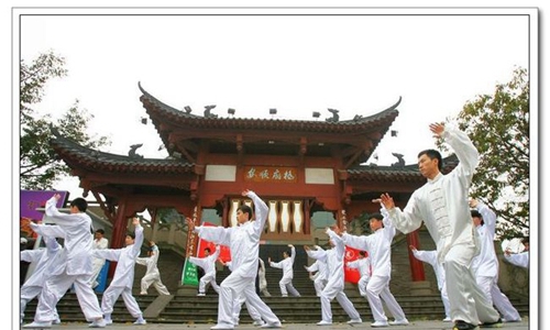 成都市鹽道街外語學(xué)校太極推廣活動
