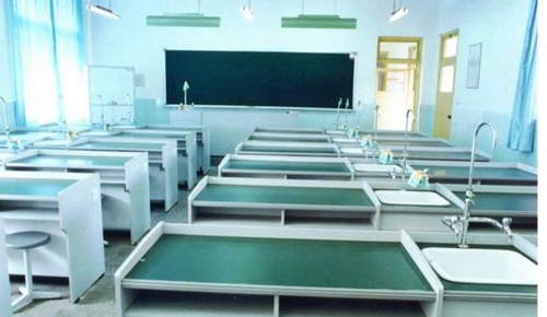 北京師范大學(xué)成都實驗中學(xué)實驗室