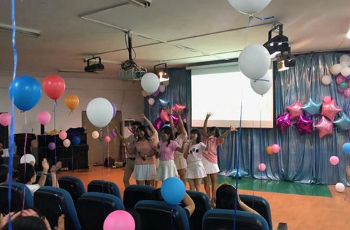 成都七中嘉祥外國語學校（成華校區(qū)）晚會表演