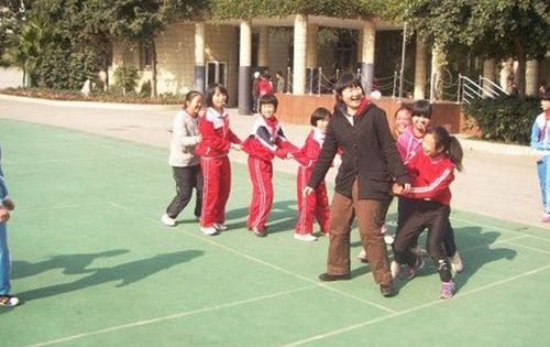 成都嘉祥外國語學(xué)校郫縣分校體育課堂