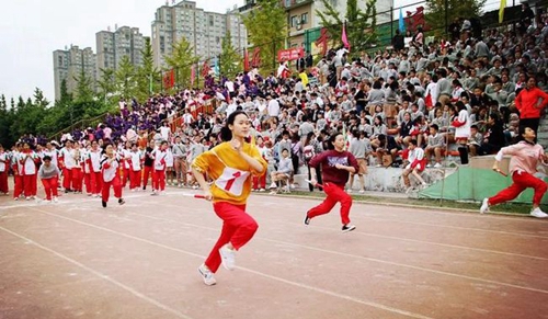 樹德中學(xué)博瑞實(shí)驗(yàn)學(xué)校50米迎面接力