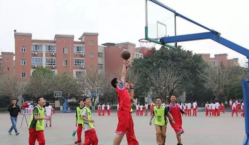樹德中學(xué)博瑞實(shí)驗(yàn)學(xué)校球場拼搏