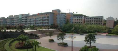 大英中學(xué)校園一角