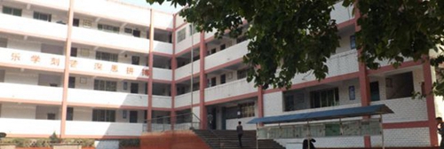 白馬中學(xué)校園景色1