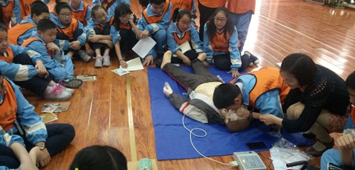 成都市通錦中學校急救學習