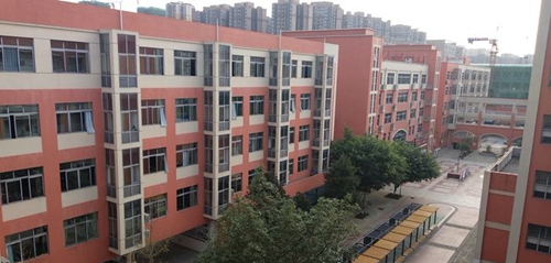四川省成都市川化中學(xué)教學(xué)樓