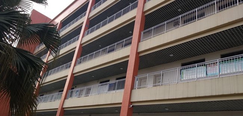 四川省成都市川化中學(xué)校園大樓